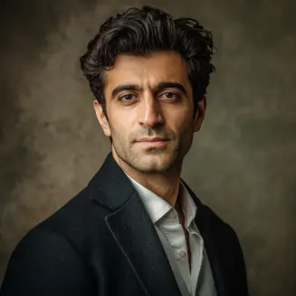 کسری رادمنش نویسنده اوان تجارت