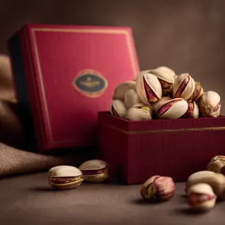 تصویری از پسته مرغوب ایرانی با بسته بندی پریمیوم . اوان تجارت